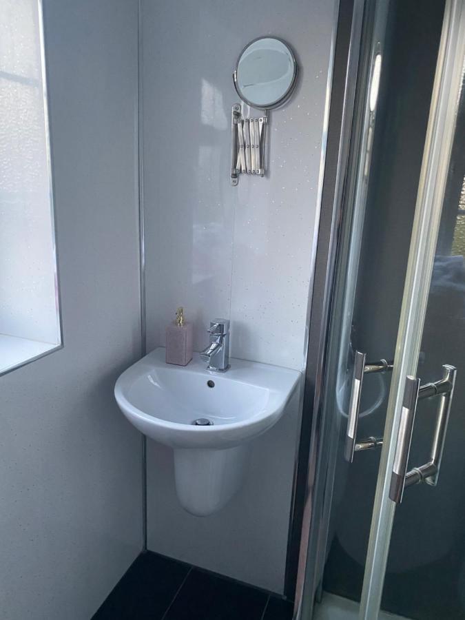 Tower Hill House Basingstoke Hotel Екстериор снимка