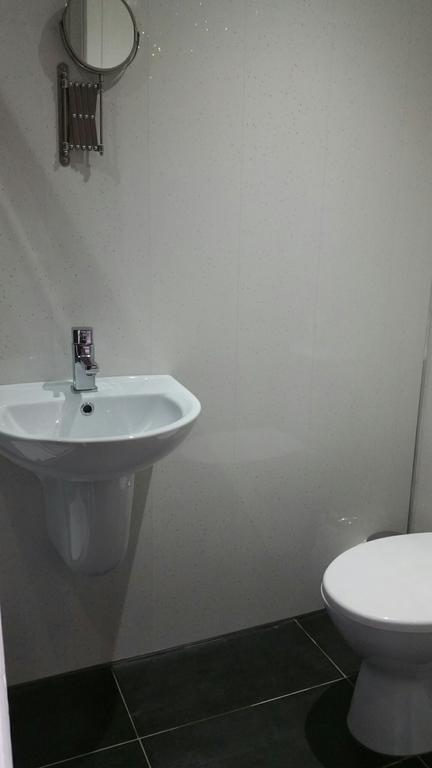 Tower Hill House Basingstoke Hotel Екстериор снимка